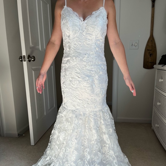 Dresses & Skirts - ✨NEVER WORN✨ Mermaid Wedding Dress